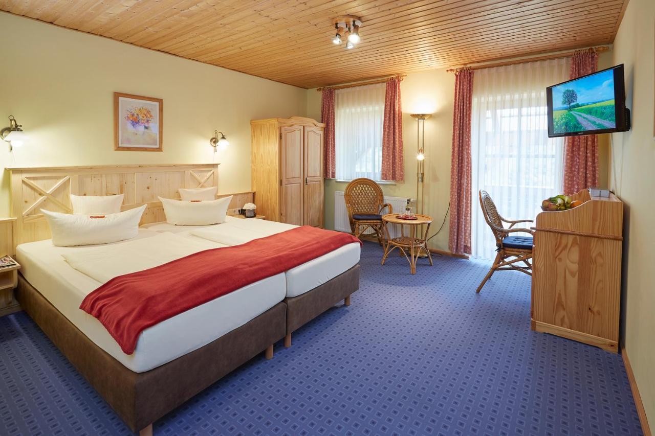 Land- Und Aktivhotel Altmuehlaue Бад-Родах Экстерьер фото