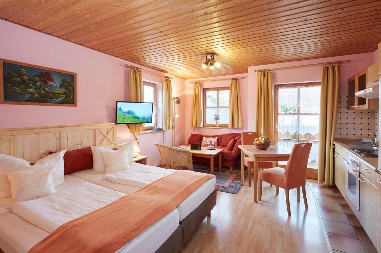 Land- Und Aktivhotel Altmuehlaue Бад-Родах Экстерьер фото